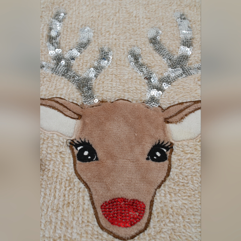 Secret Treasures Women’s Small Cream Reindeer Fuzzy Sleepwear Top - Picture 3 of 7